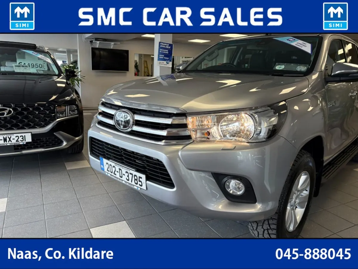 Toyota HiLux Double CAB SR5 4DR - Image 4