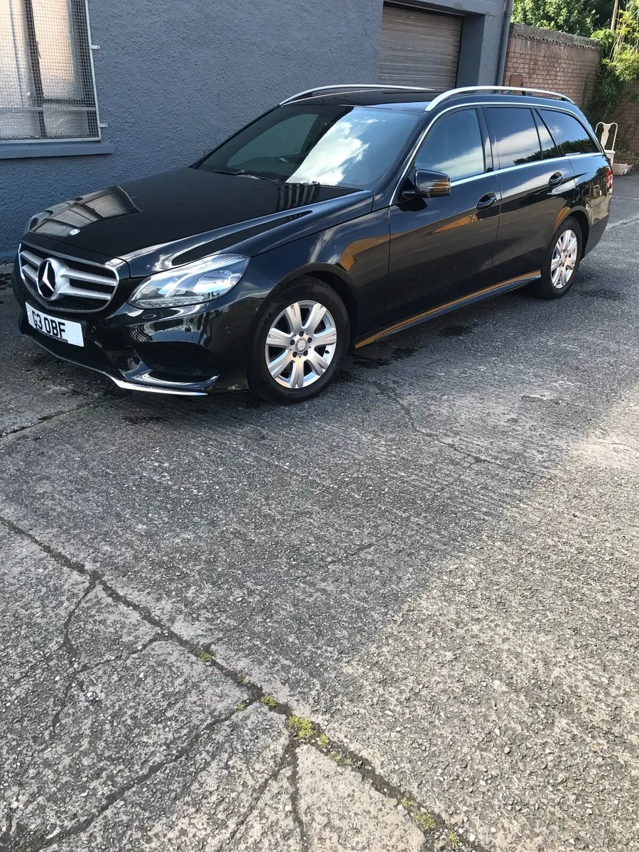 Mercedes-Benz E-Class 2013 hearse - Image 1