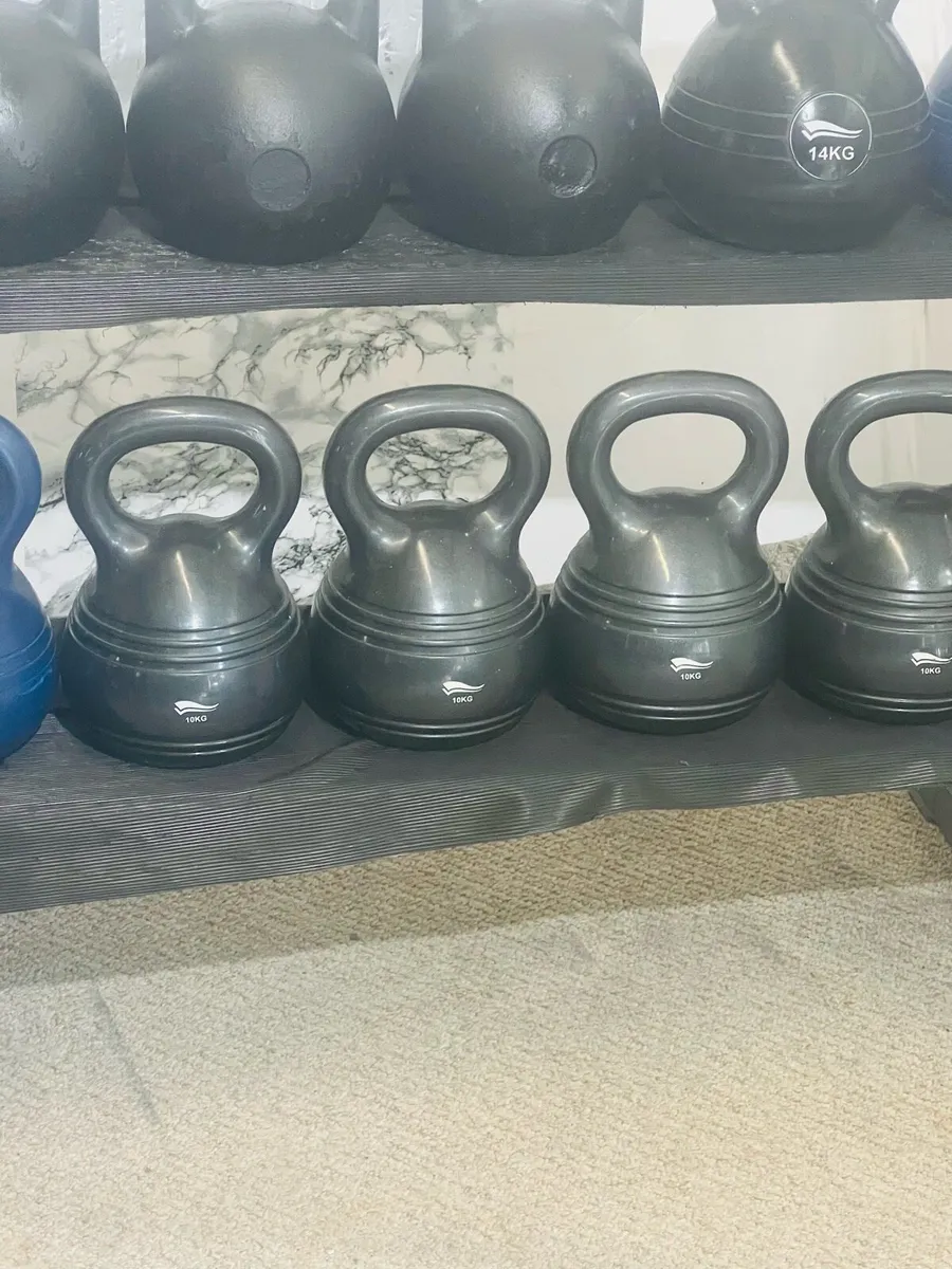 LARGE COLLECTION KETTLEBELLS, WITH RACK - Image 3