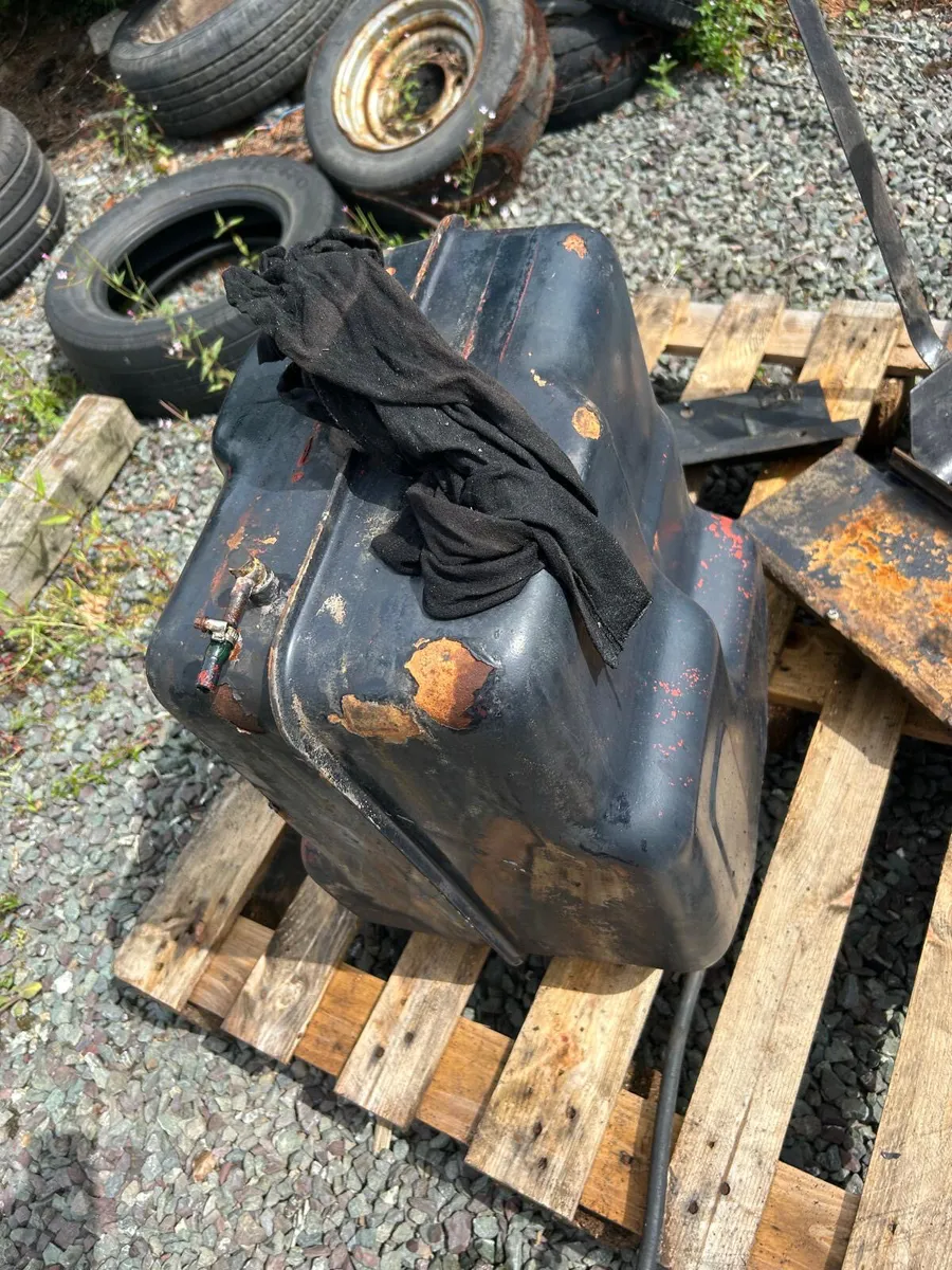 Lamborghini 674 Fuel Tank - Image 3