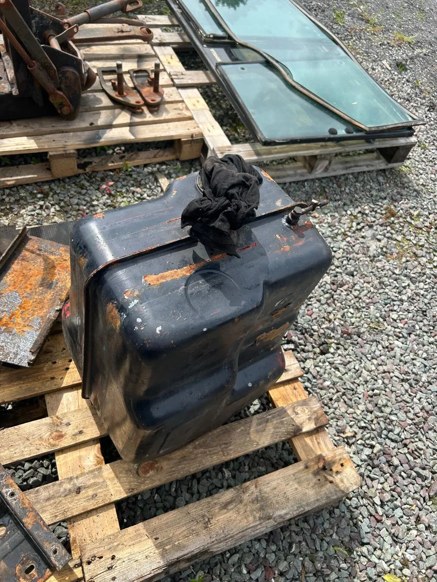 Lamborghini 674 Fuel Tank - Image 4