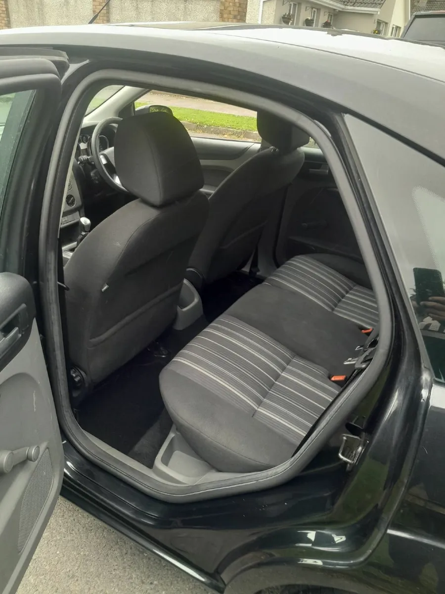 Ford Focus 2010 - Image 3