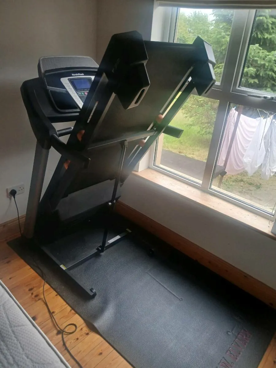 Treadmill - Image 1