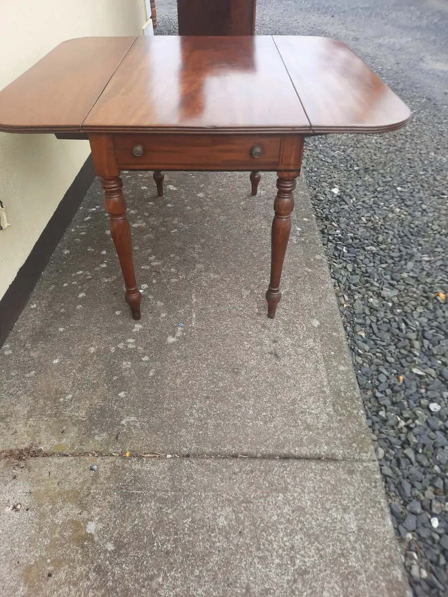 Antique Pembroke table - Image 1