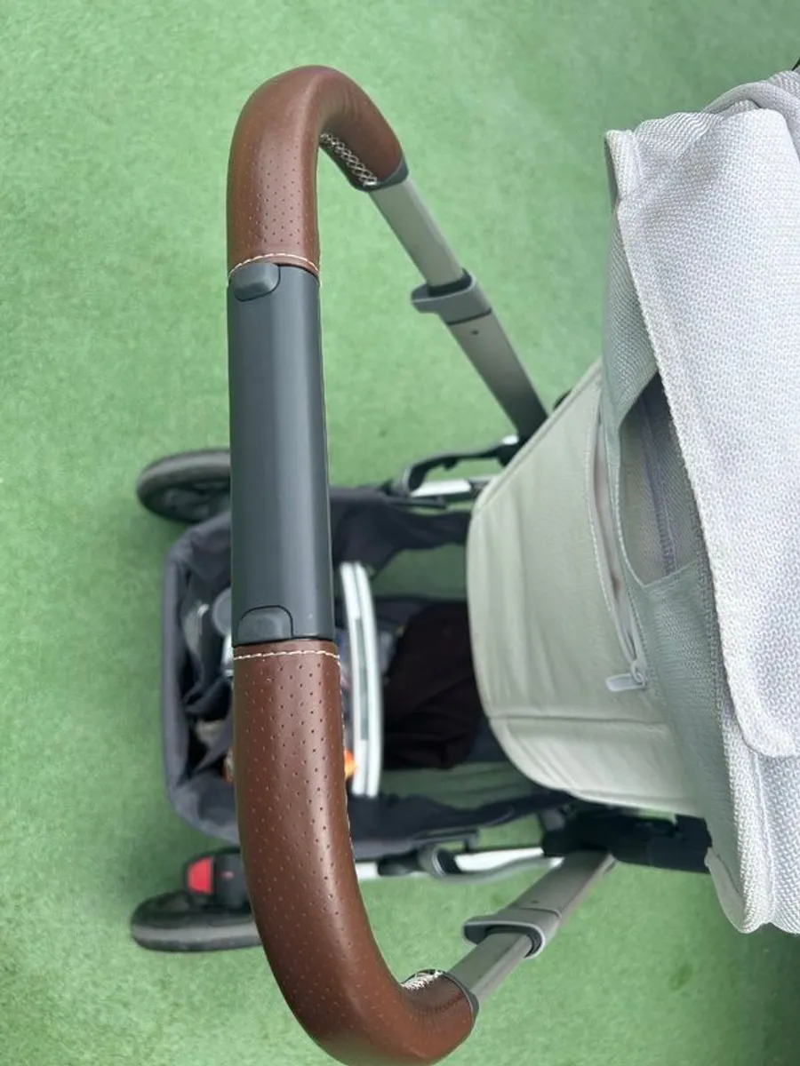 Uppa baby twin buggy - Image 2
