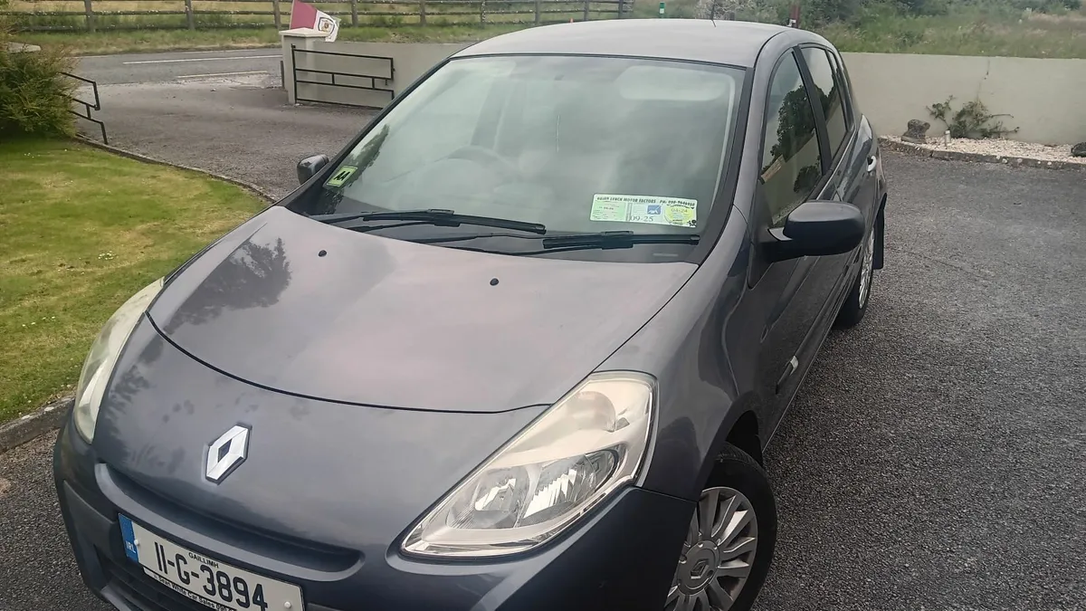Renault Clio 2011 - Image 2