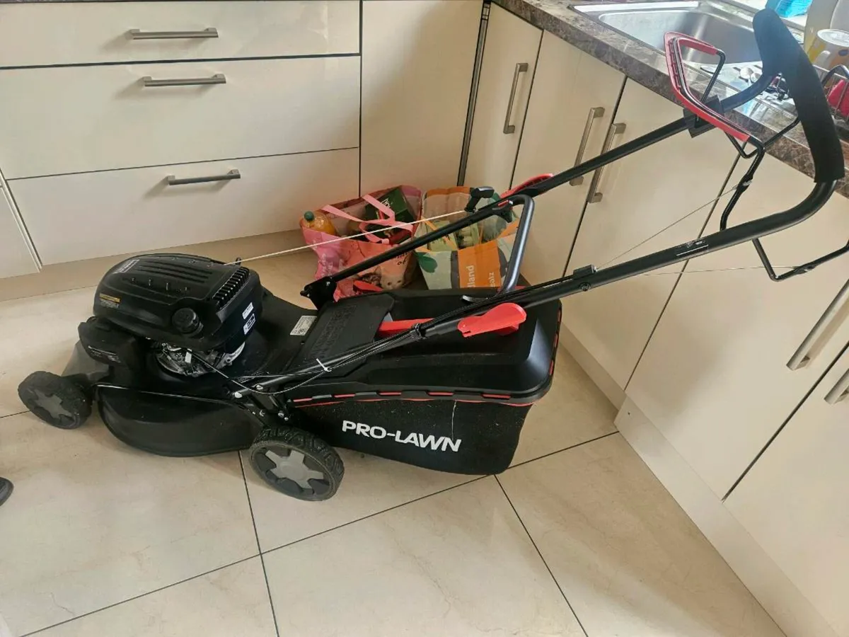 Pro Lawn Hyundai self-propelled  petrol lawnmower - Image 2