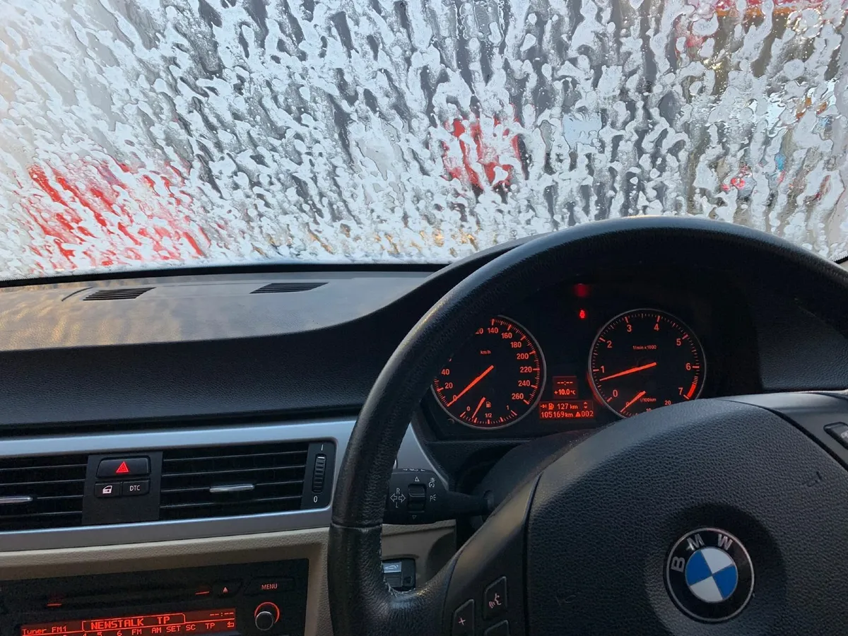 BMW 3-Series 2008 - Image 2