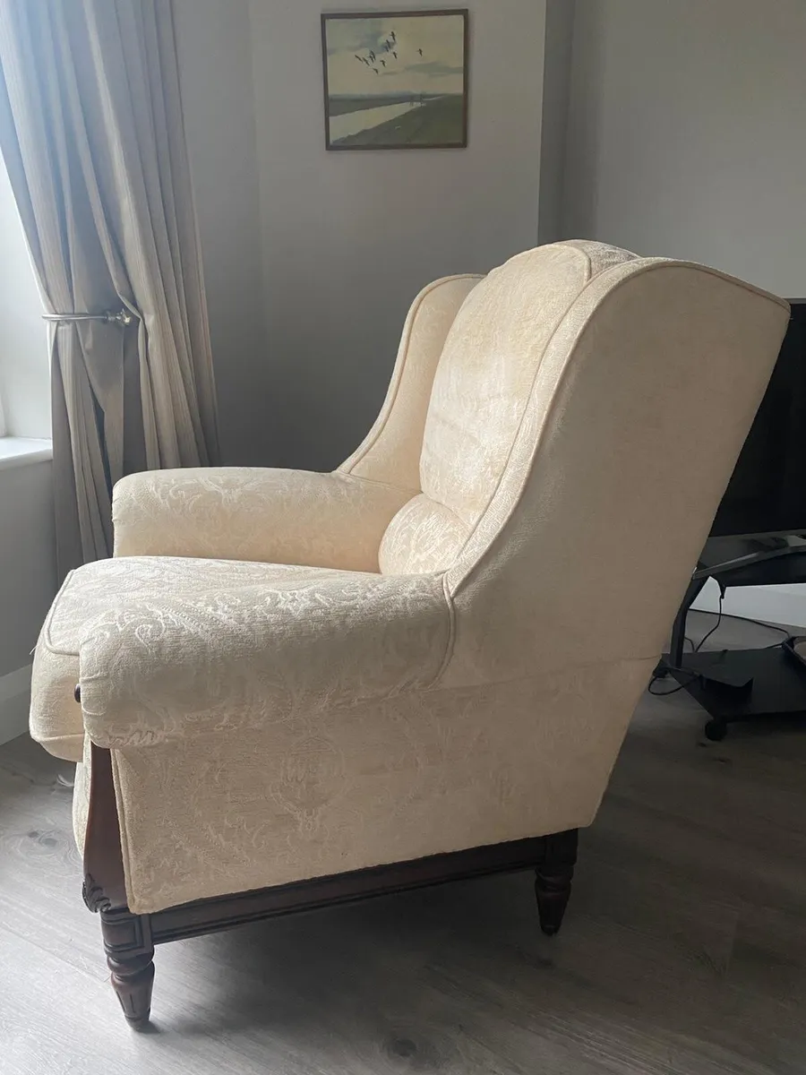 Armchair winged back - Image 1