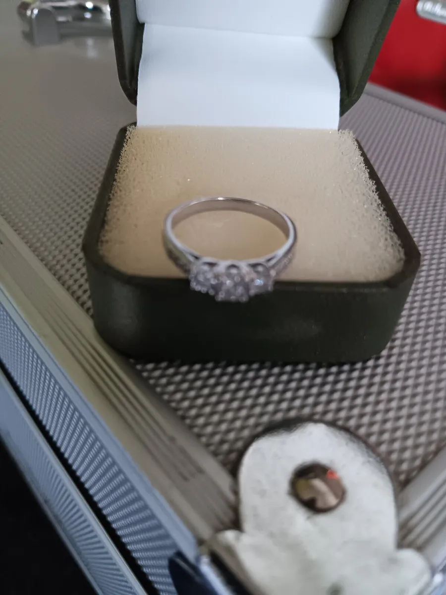 Gold ring - Image 3