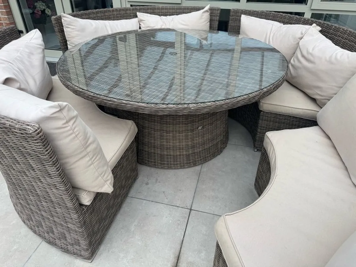 8 Seater Rattan Garden Dining Set - Image 1