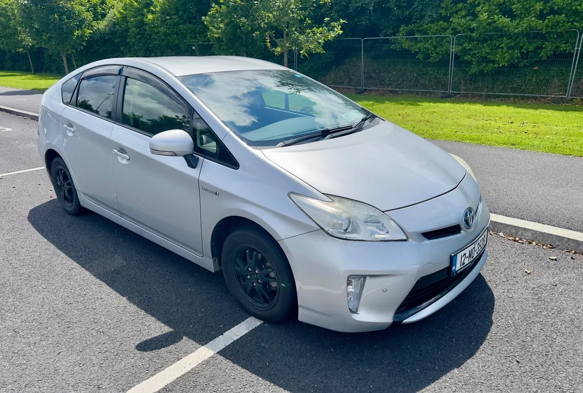 Toyota Prius 2012 - Image 2