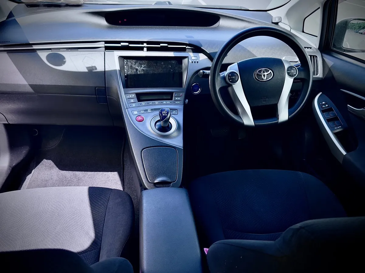 Toyota Prius 2012 - Image 3