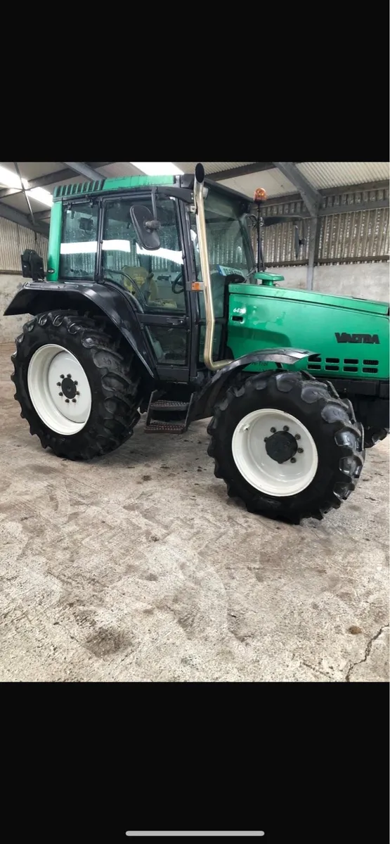 Valtra 6400 - Image 1