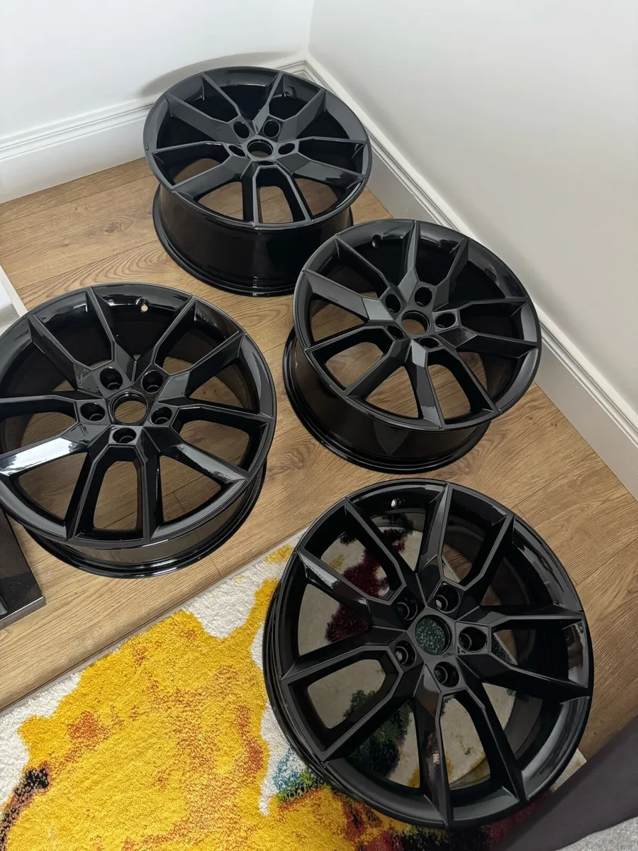 Skoda VRS 18” genuine alloys - Image 1