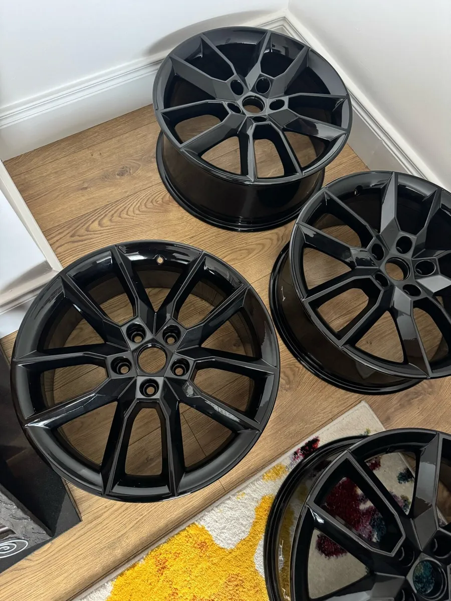 Skoda VRS 18” genuine alloys - Image 4
