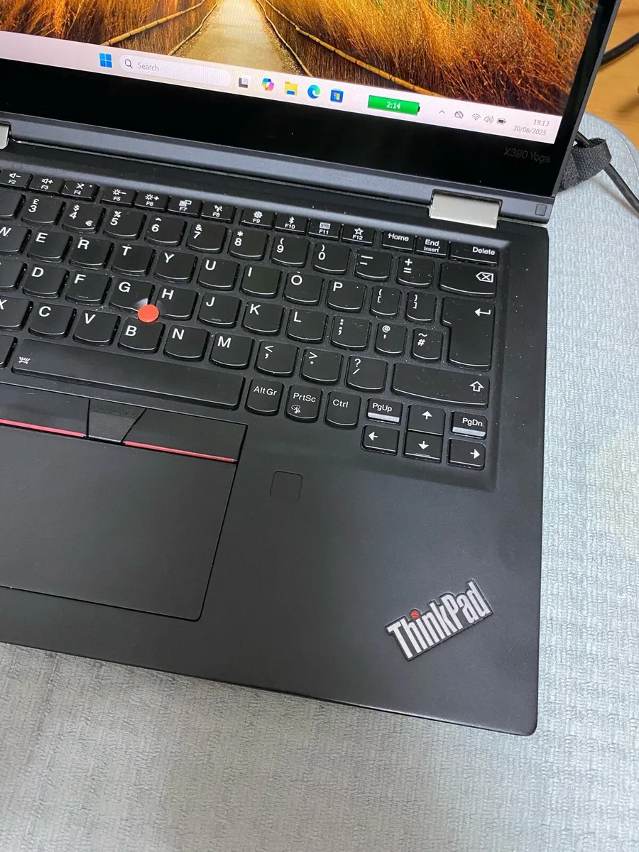 Lenovo yoga 2n1 Touch i5 8gb 256 win 11 pro - Image 2