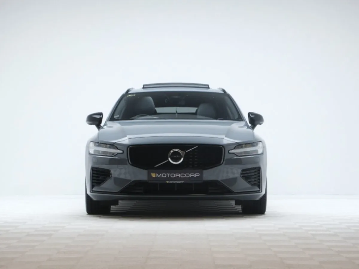 Volvo V60 Recharge T6 Ultimate  sunroof - Image 2