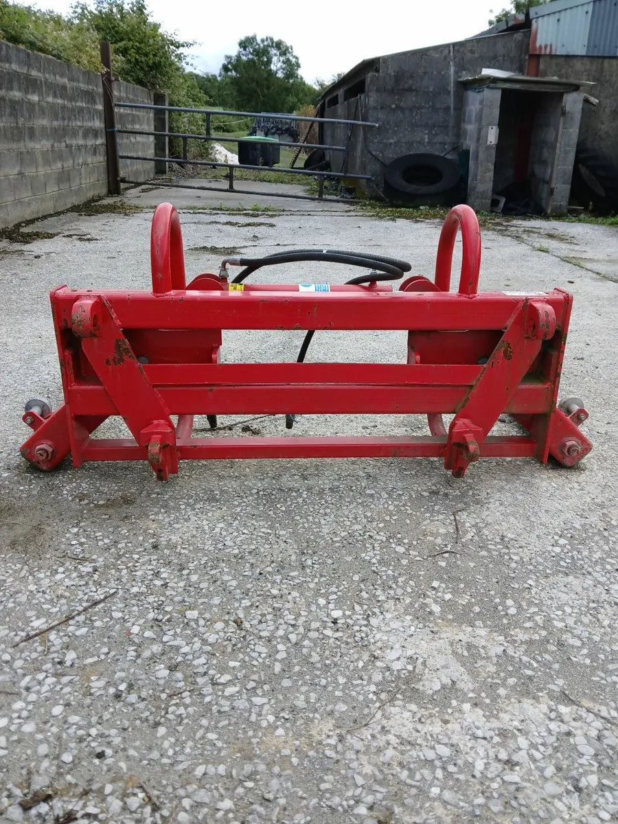 Nugent Bale Stacker - Image 1