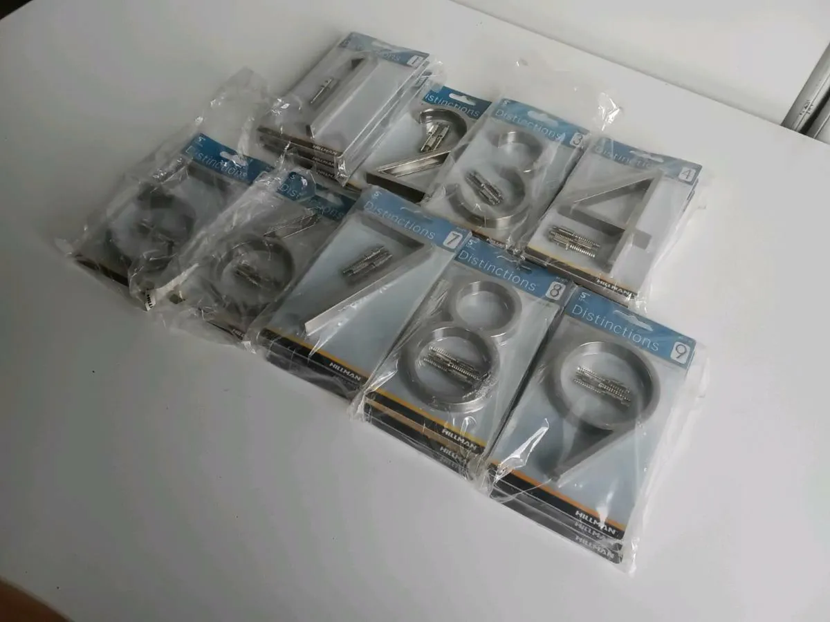 Hillman Modern 5inch House Address Numbers Job Lot - Image 1