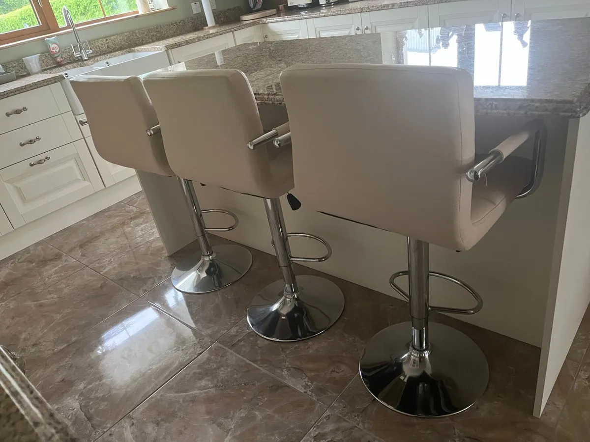 Bar stools - Image 3