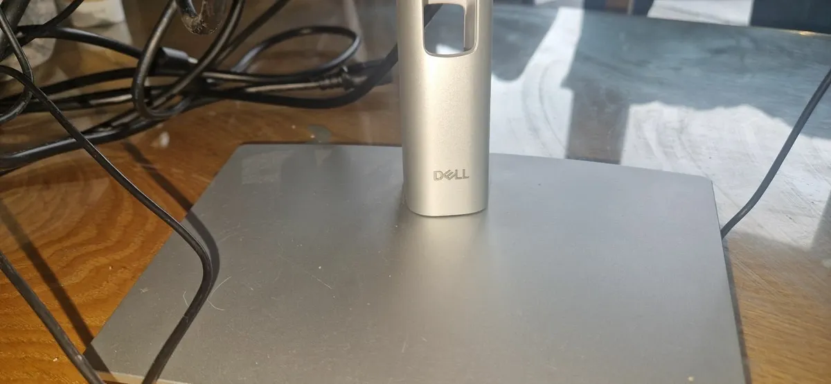 Dell monitor - Image 1