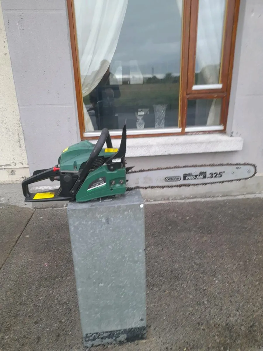 New chain saw for sale - Image 1
