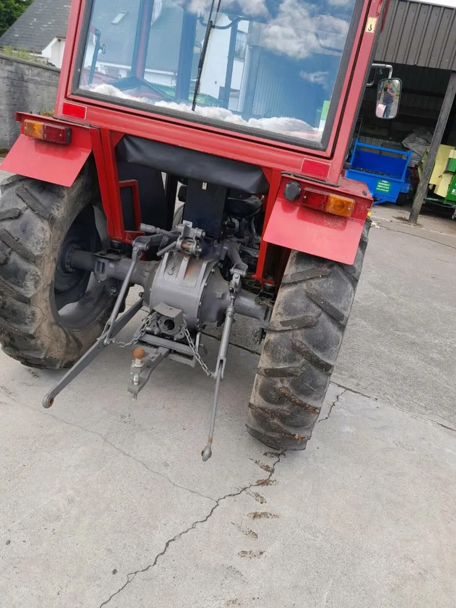 Massey 135 - Image 3