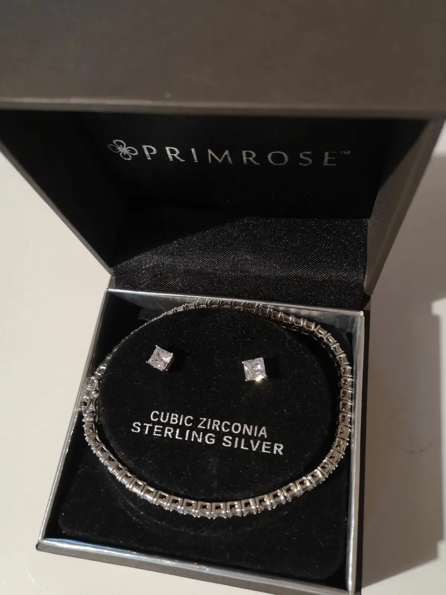 Gorgeous sterling silver set bracelet + earrings - Image 1