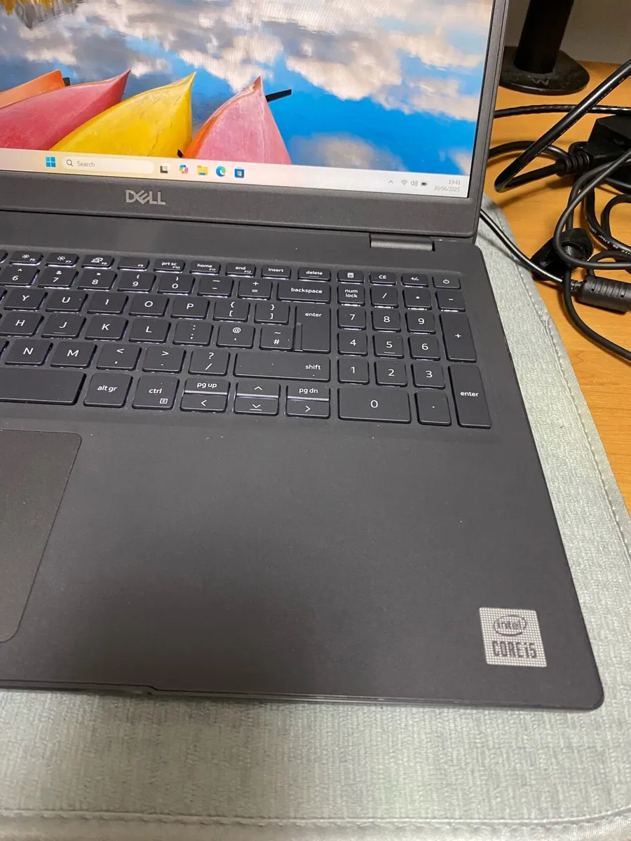 Dell laptop i5 pro 10th gen 8-256 win 11 pro - Image 2