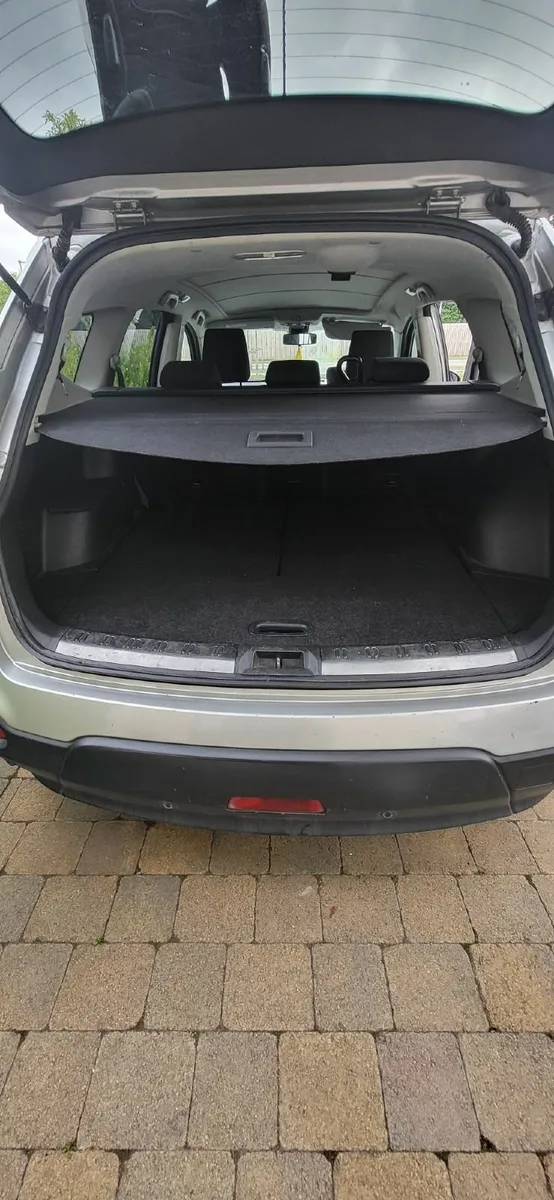 2011 Nissan Qashqai+2, 2.0l diesel (LOW MILEAGE) - Image 3