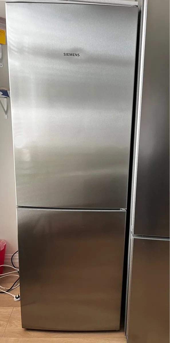 Siemens Fridge Freezer - Image 1