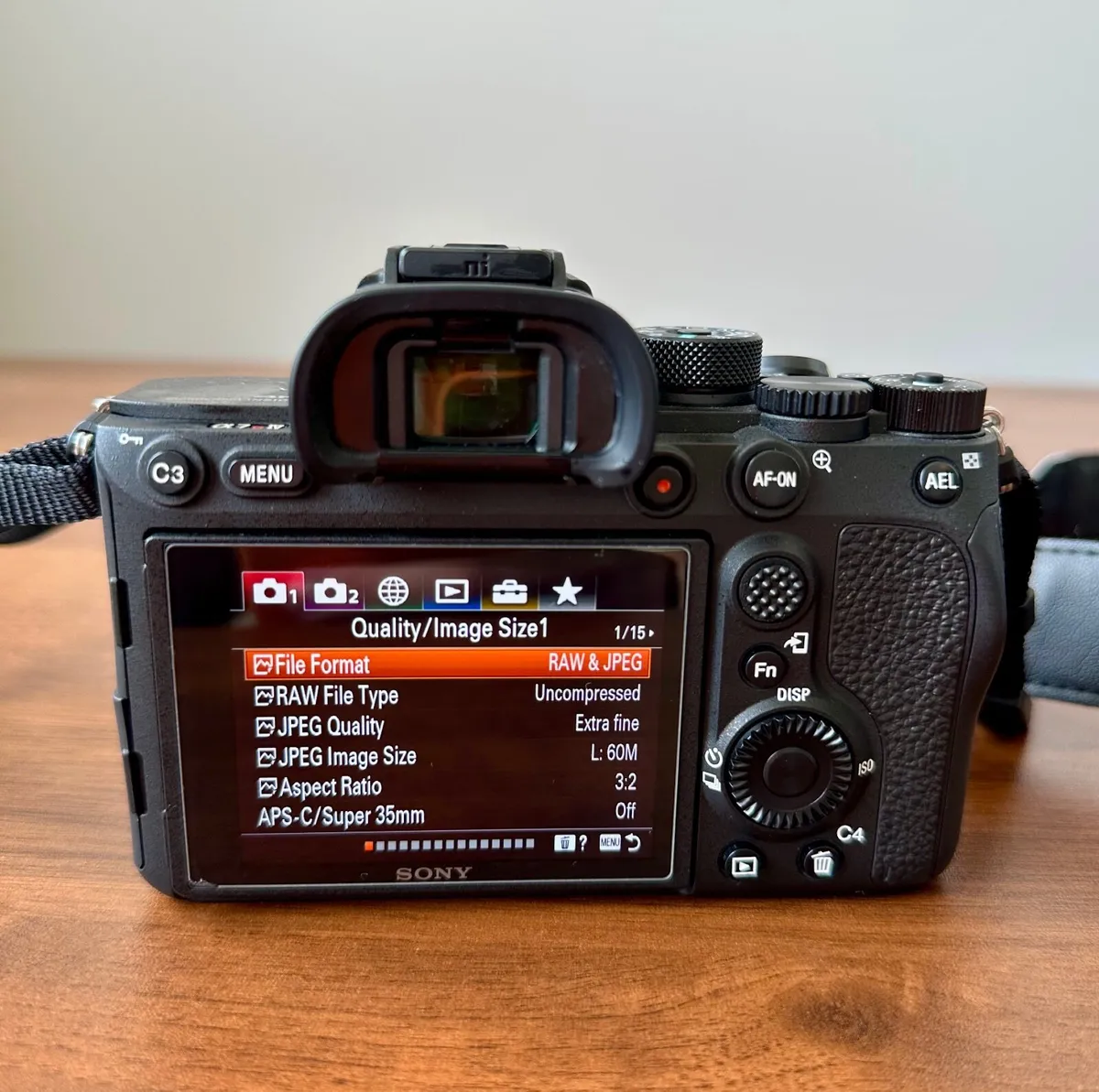 Complete Sony A7R IV Camera Kit + 2 Lenses - Image 4