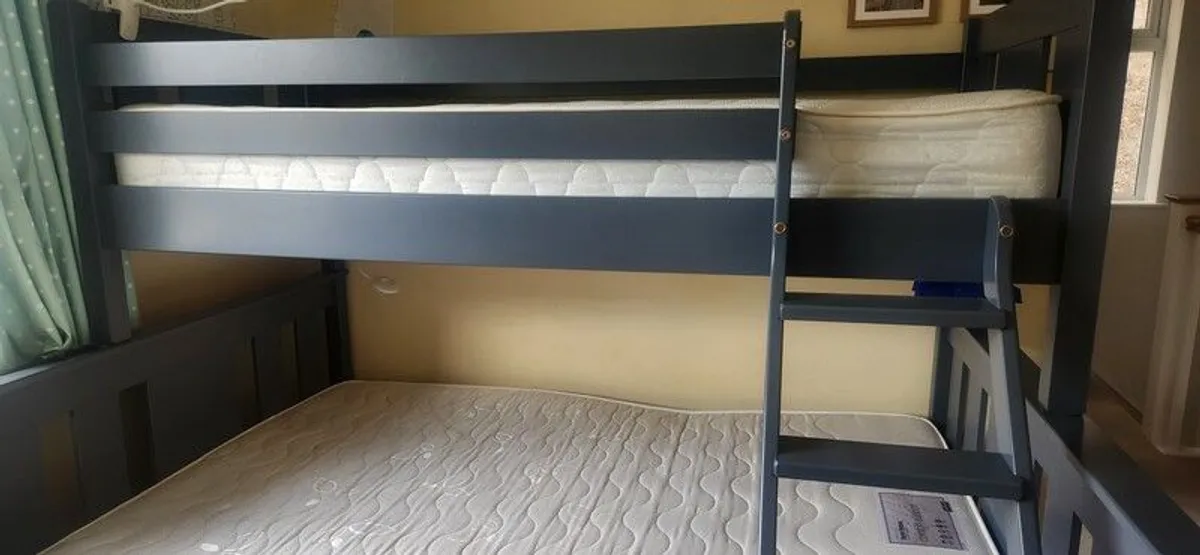 Bunk bed - Image 1