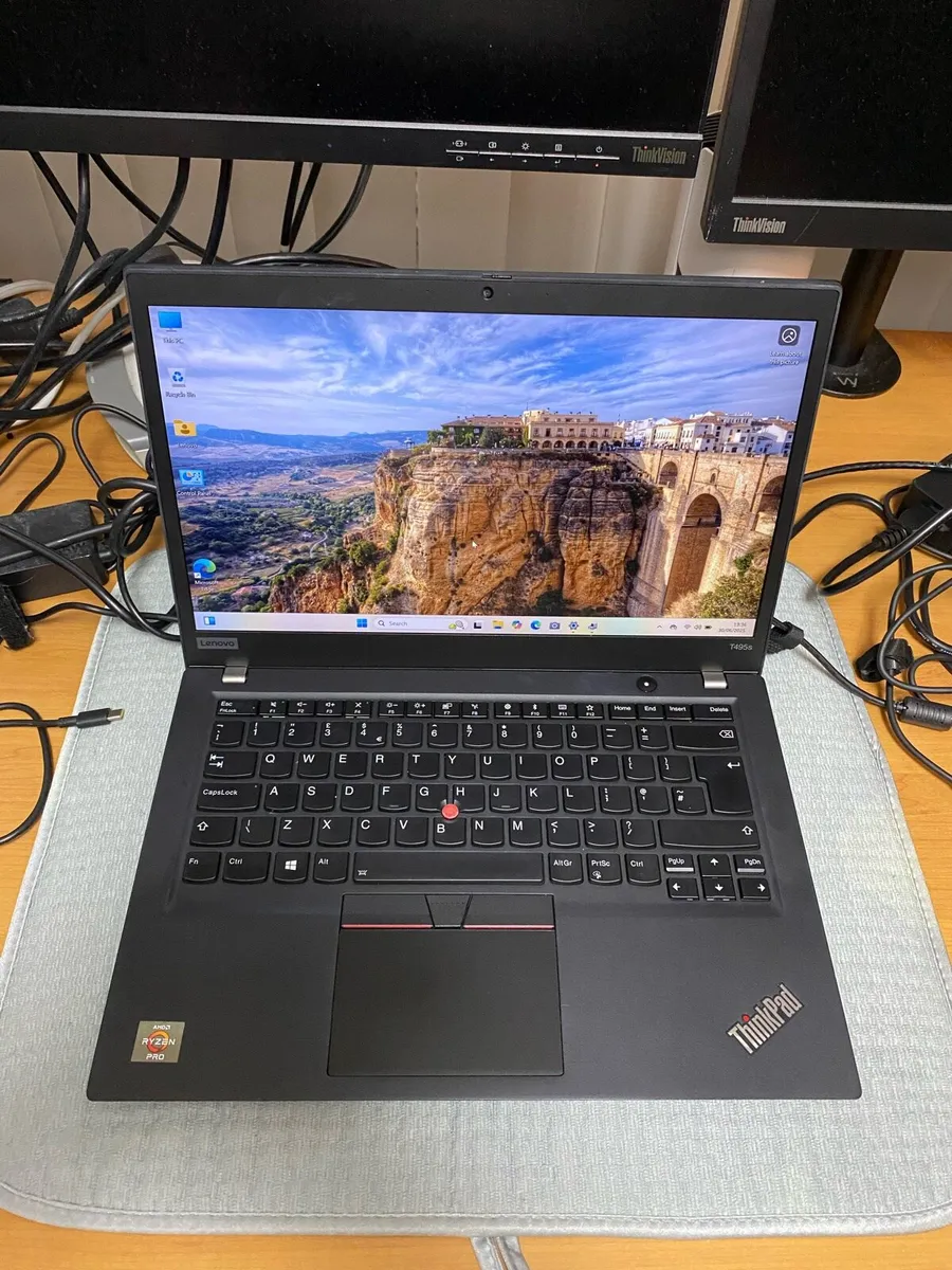 Lenovo Thinkpad Ryzen 5 pro 8-256 win 11 pro - Image 1