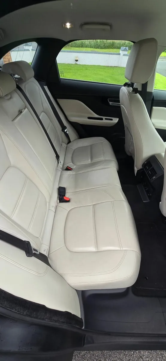 Jaguar F-Pace 2016 - Image 3