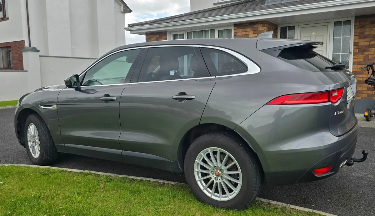 Jaguar F-Pace 2016 - Image 4