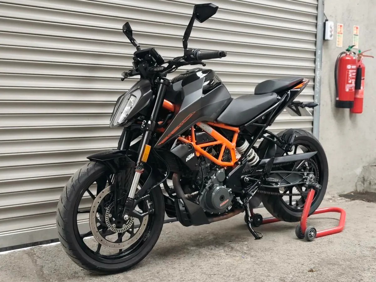 KTM 390 Duke - Image 4