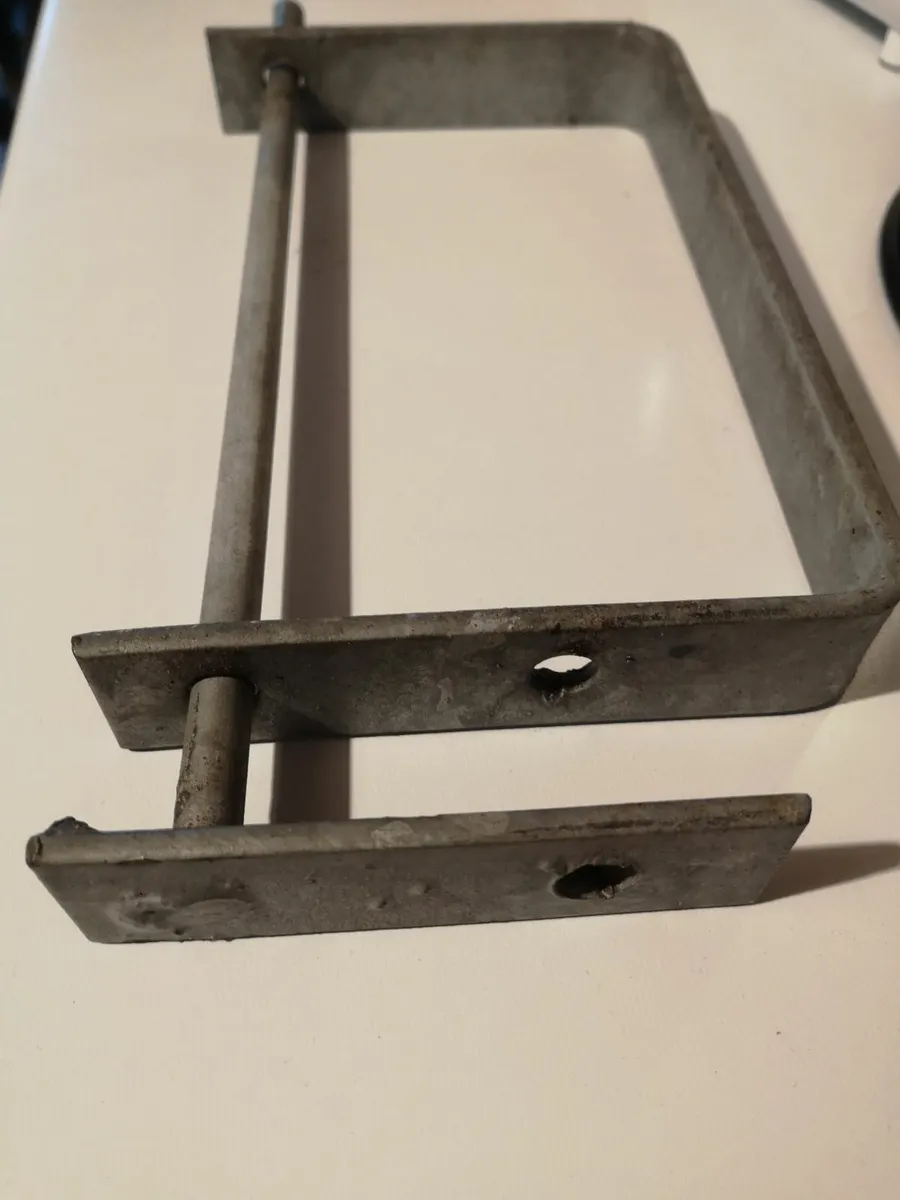 Galvanised Heating oil tank security bracket - Image 4