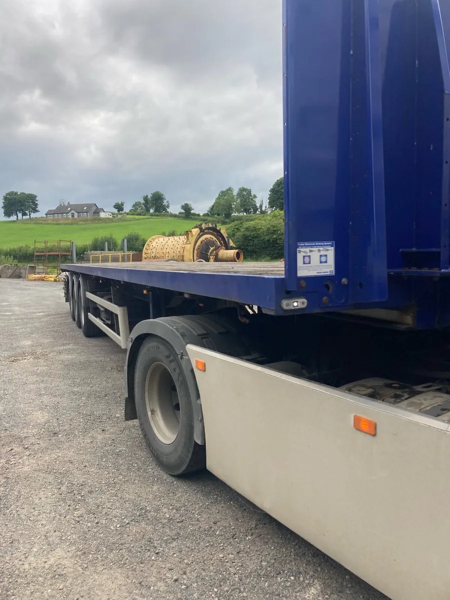 Curtain sider flatbed - Image 1