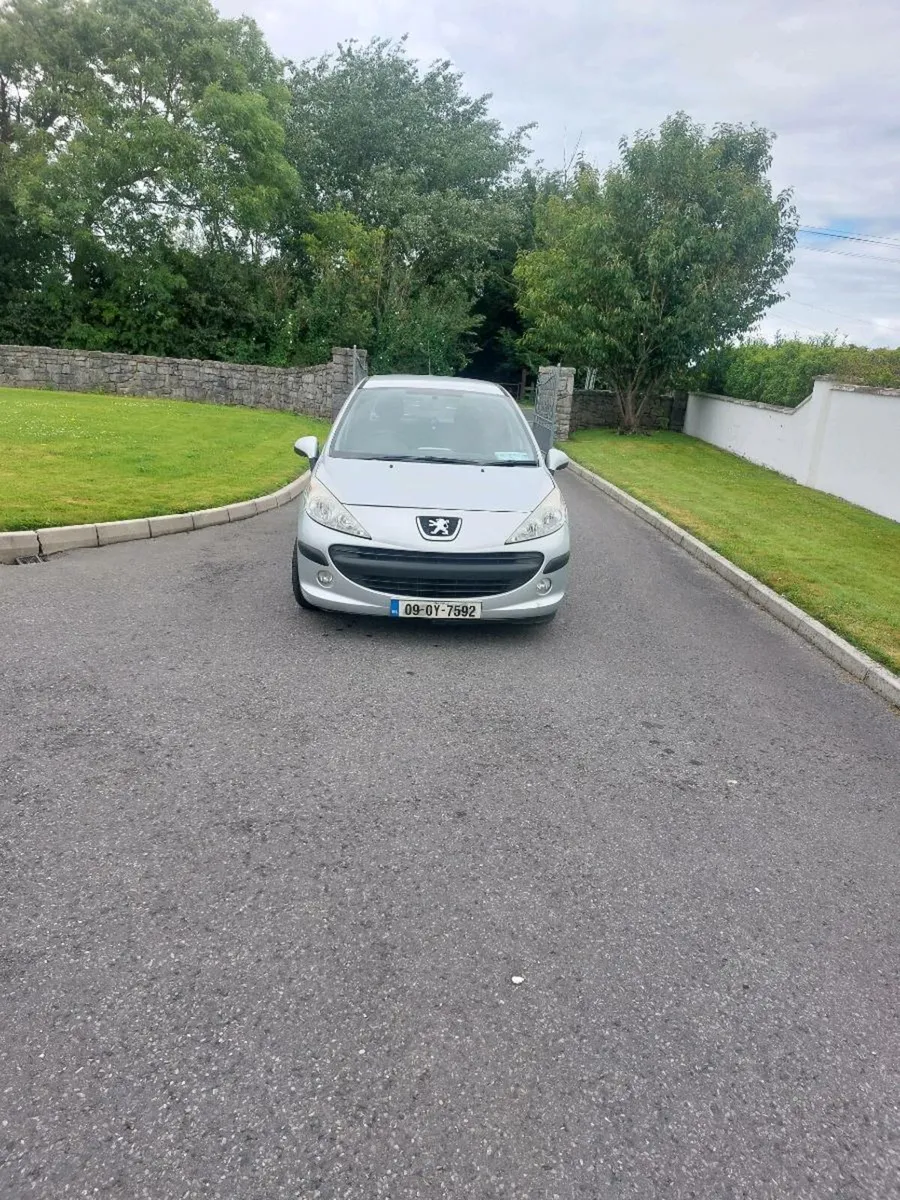 Car - Image 2