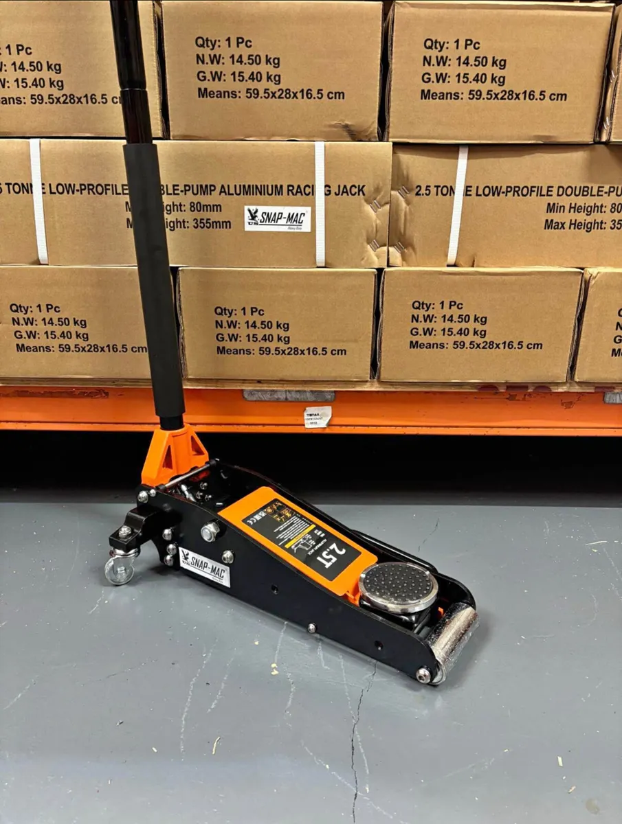 NEW ROCKET LIFT 2.5 ton LOW PROFILE TROLLEY JACK - Image 1