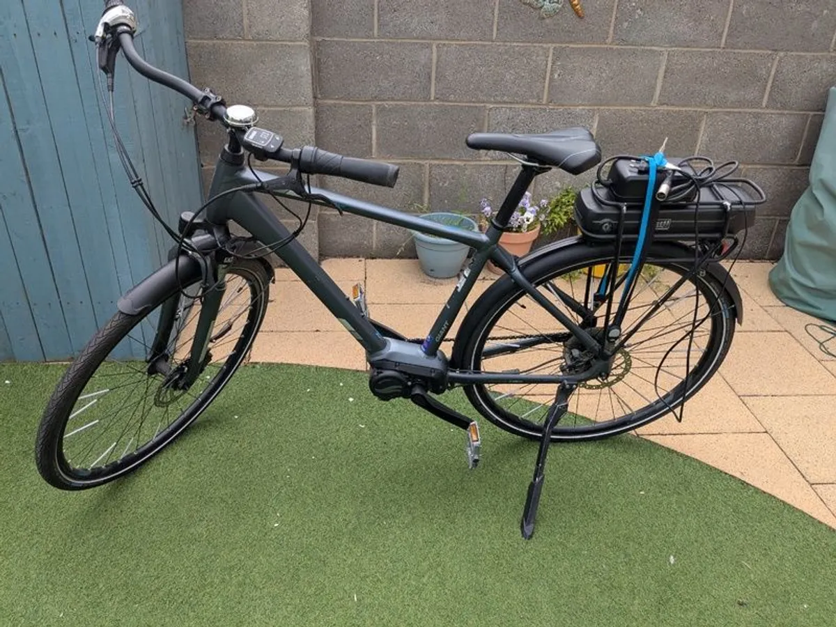 Giant  Hybrid e bike - Image 1