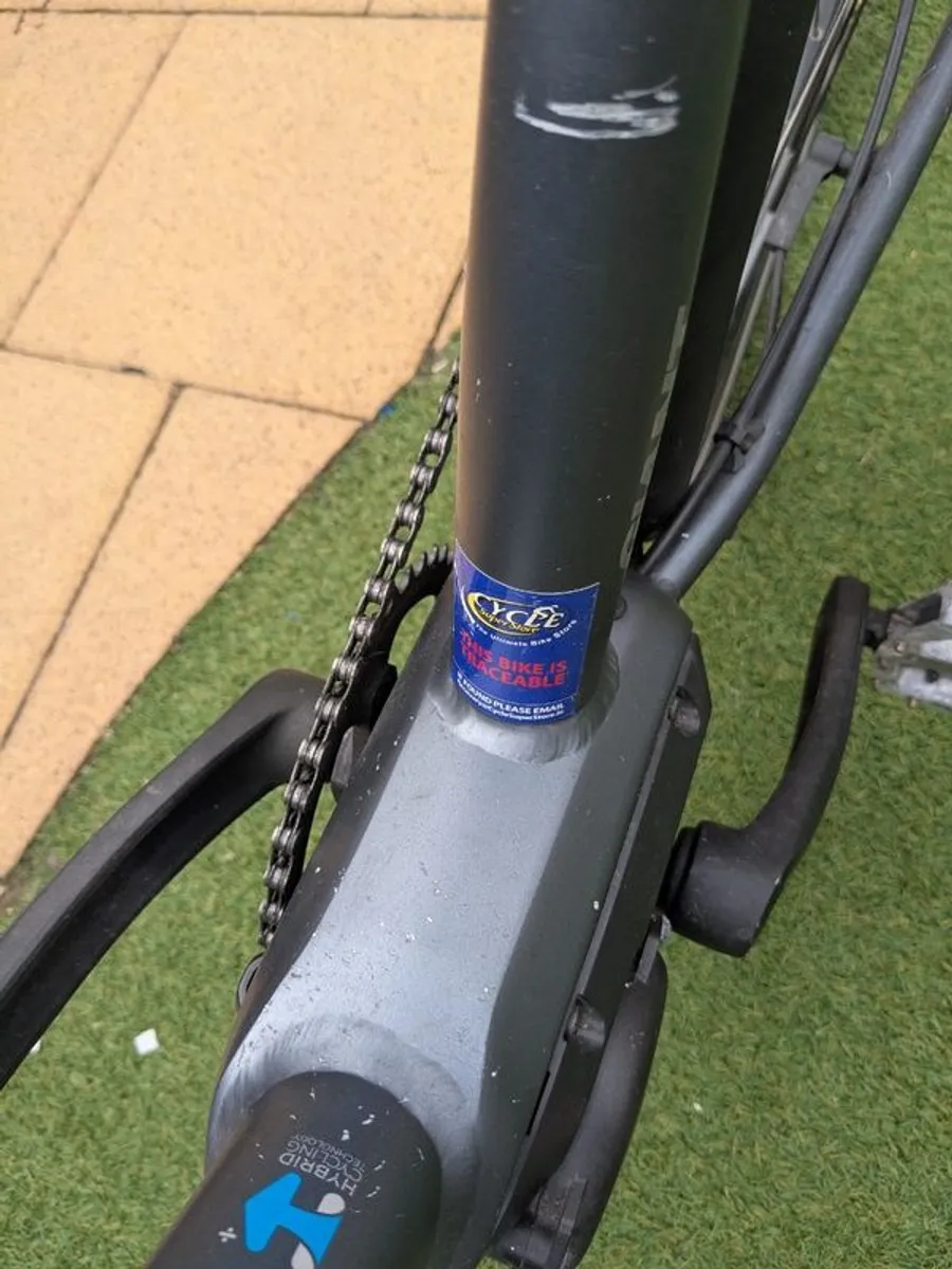 Giant  Hybrid e bike - Image 2