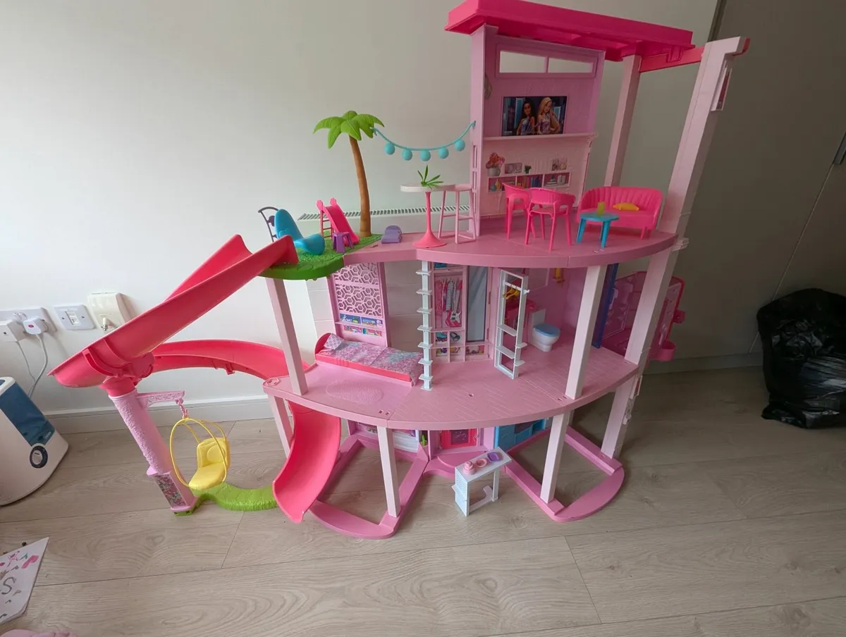 Barbie Dream House - Image 1