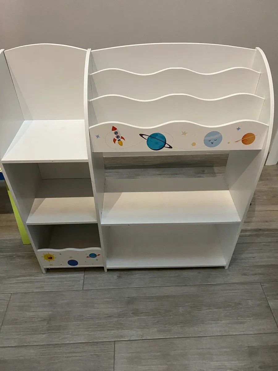 Kids book shelf with storage - Image 1