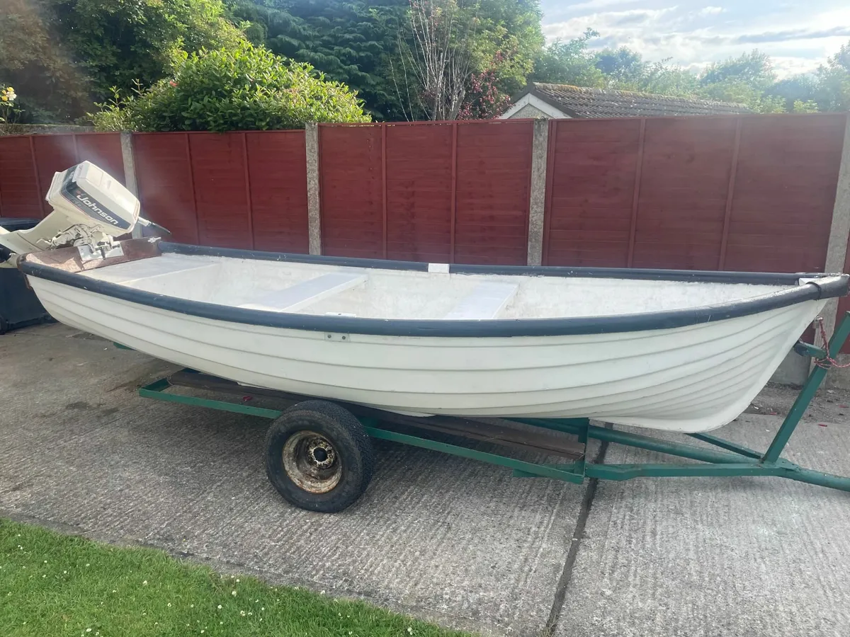 Lake Boat - Image 4