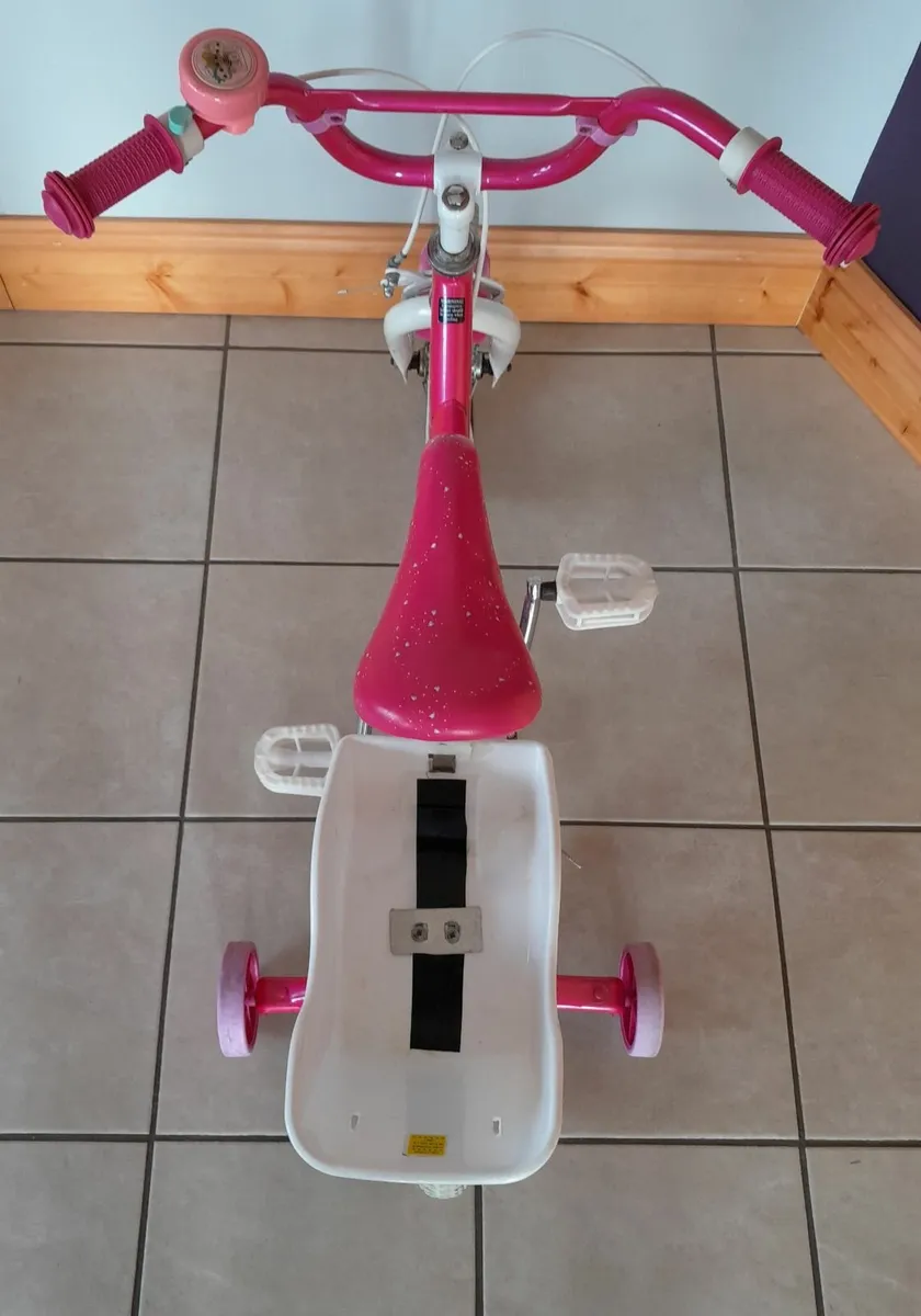 Girls bike, scooter and helmet - all for €30! - Image 4