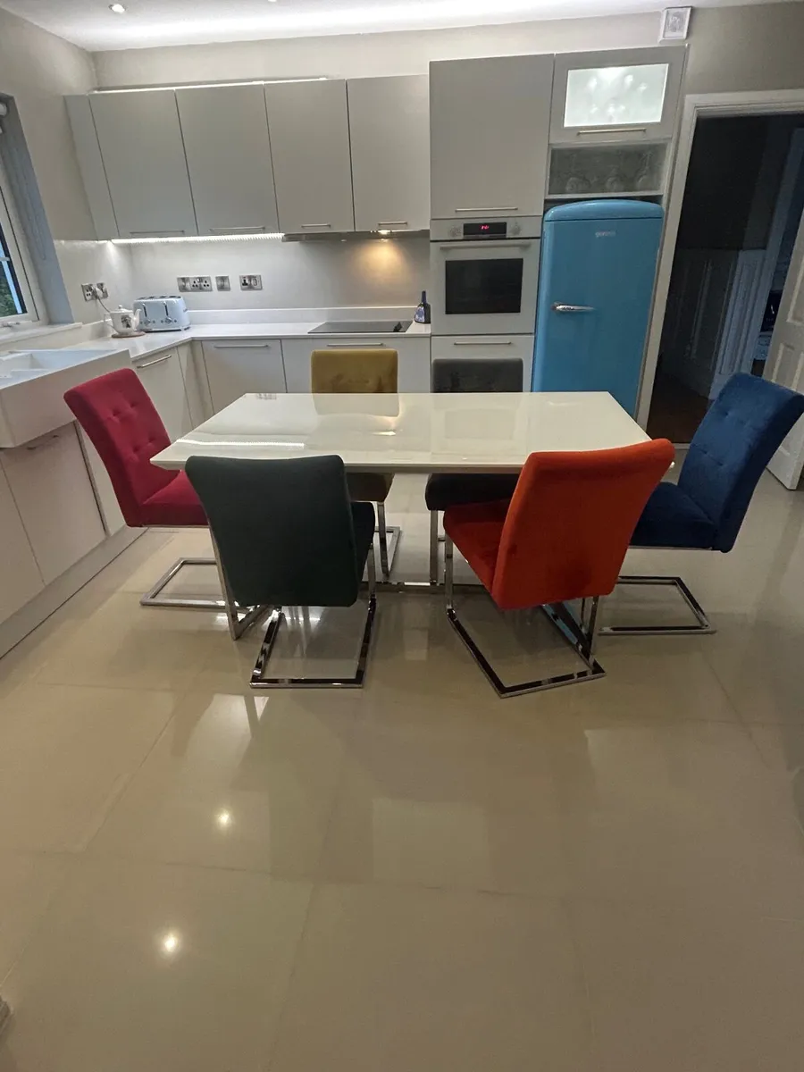 Dining room suite - Image 1