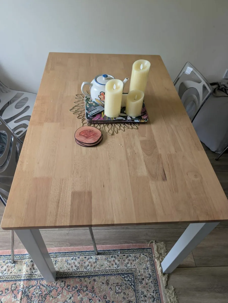 Table and. 4 chairs - Image 2